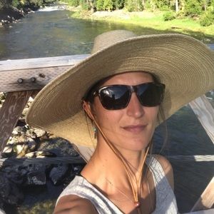 Meet your Posher, Ashley